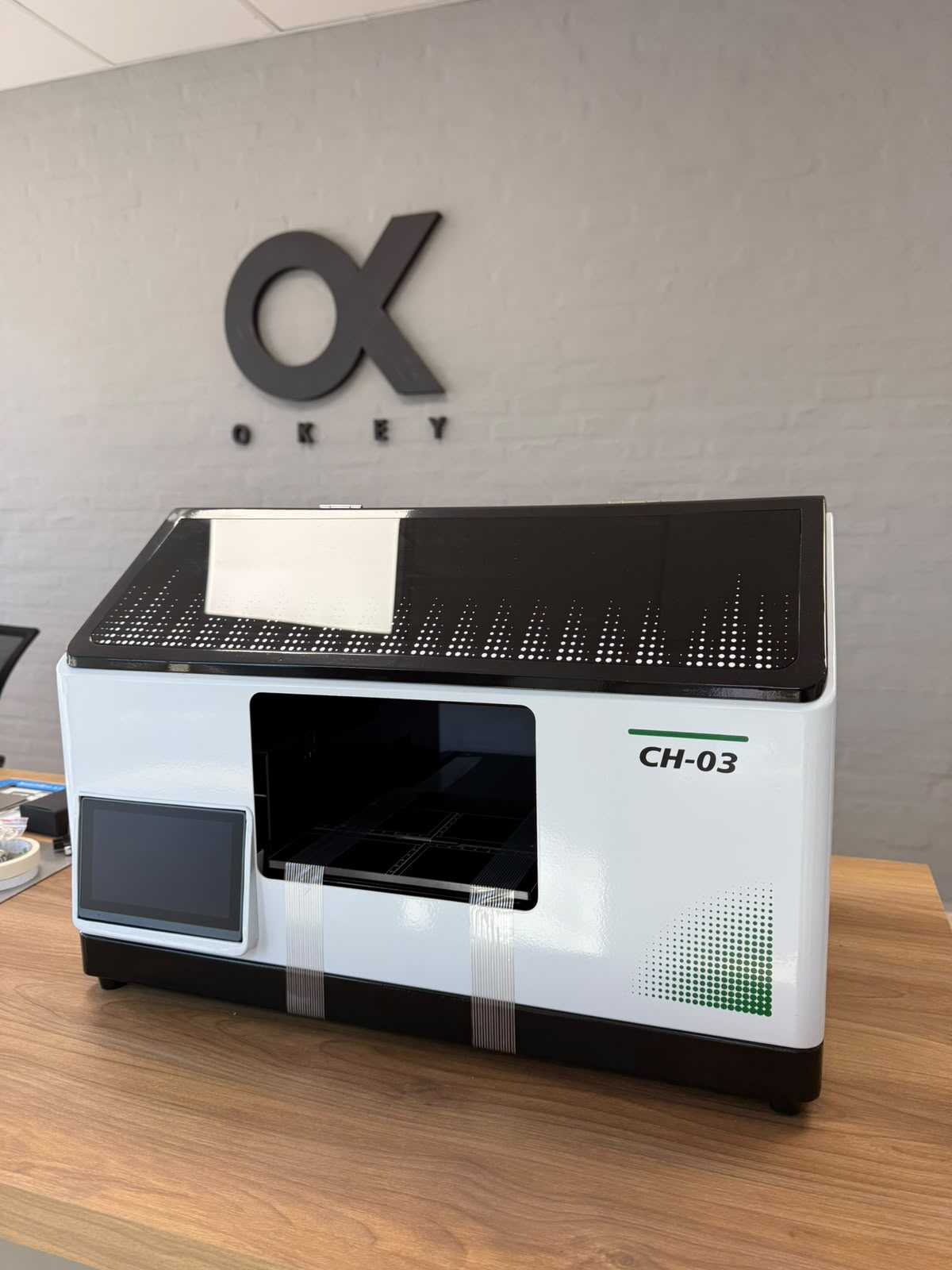 Impresora UV CH-03 en las instalaciones de Okey